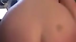 Пацан трахает брюнетку от первого лица раком и в позе наездницы